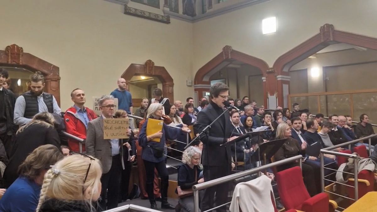 Magistrát změnil přístup ve výměně osvětlení v Praze. Zavede ombudsmana pro veřejný prostor a pracovní skupinu